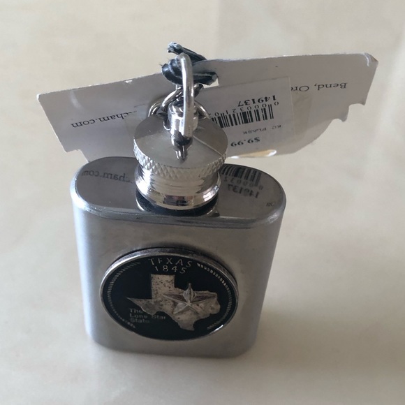 On The Go Texas Stainless Steel Mini Flask Keychain - Picture 4 of 4